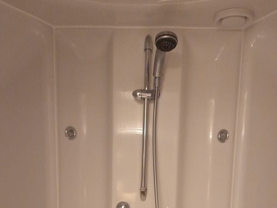 Douche gekit met strakke naden